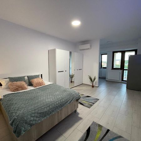 Studio Apartment Palas Mall Яш Екстериор снимка