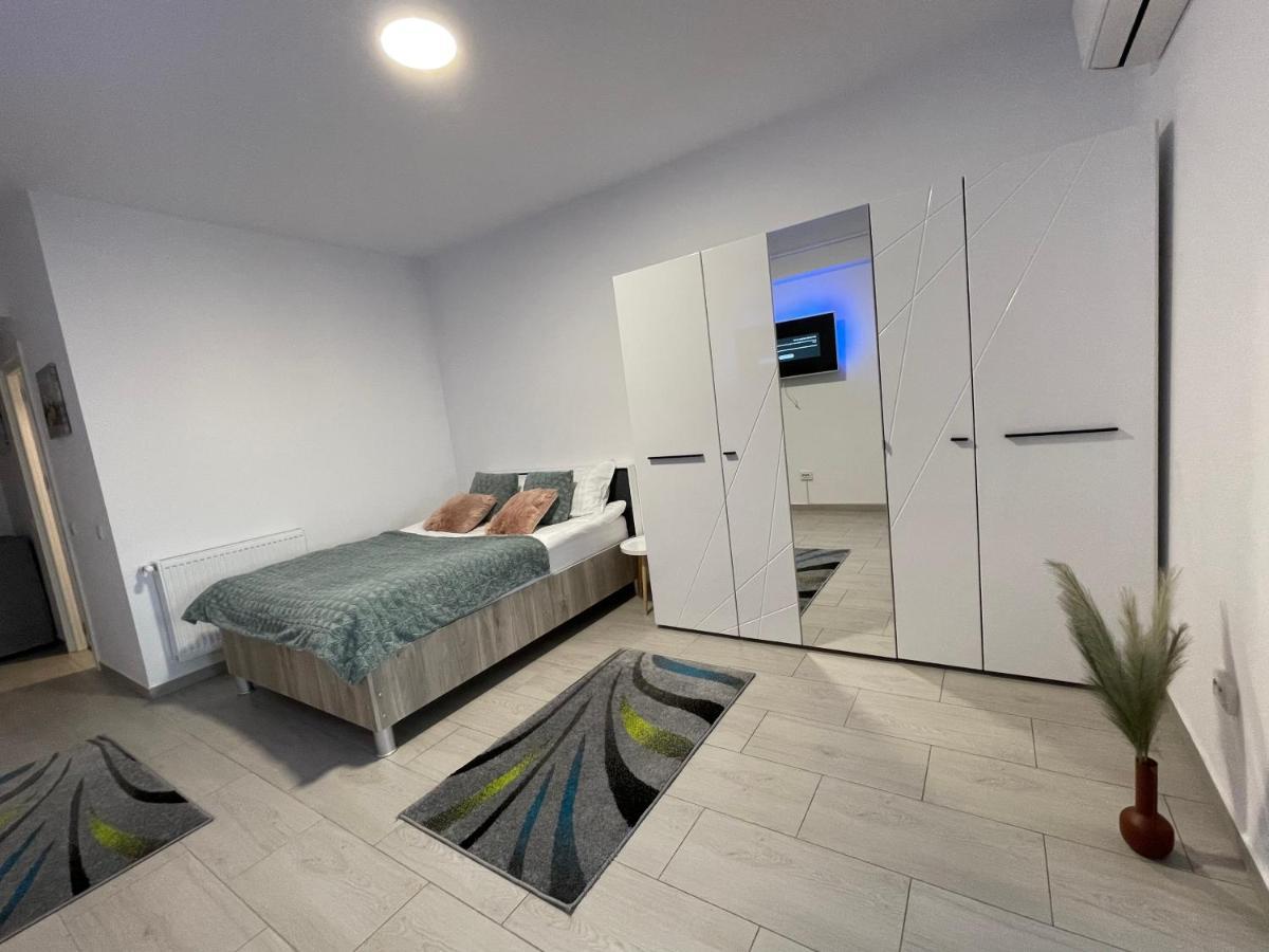 Studio Apartment Palas Mall Яш Екстериор снимка