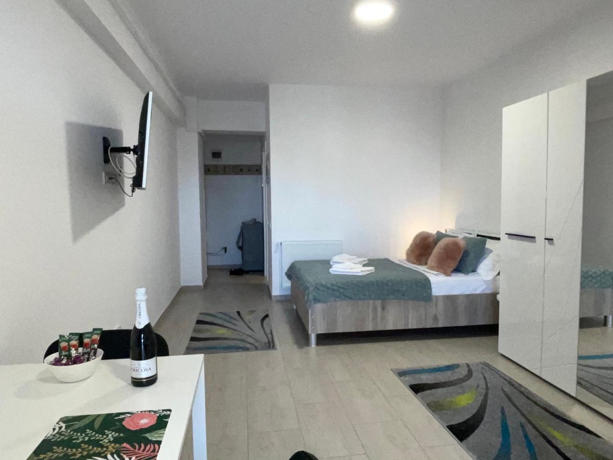 Studio Apartment Palas Mall Яш Екстериор снимка
